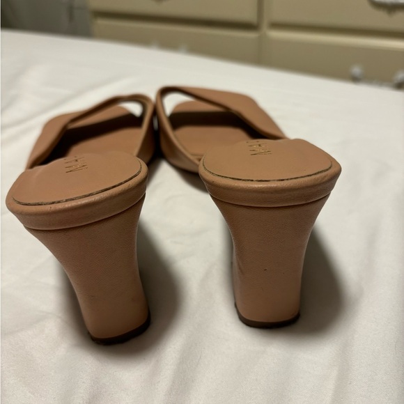 Sandal Size US 6 - Picture 3 of 3